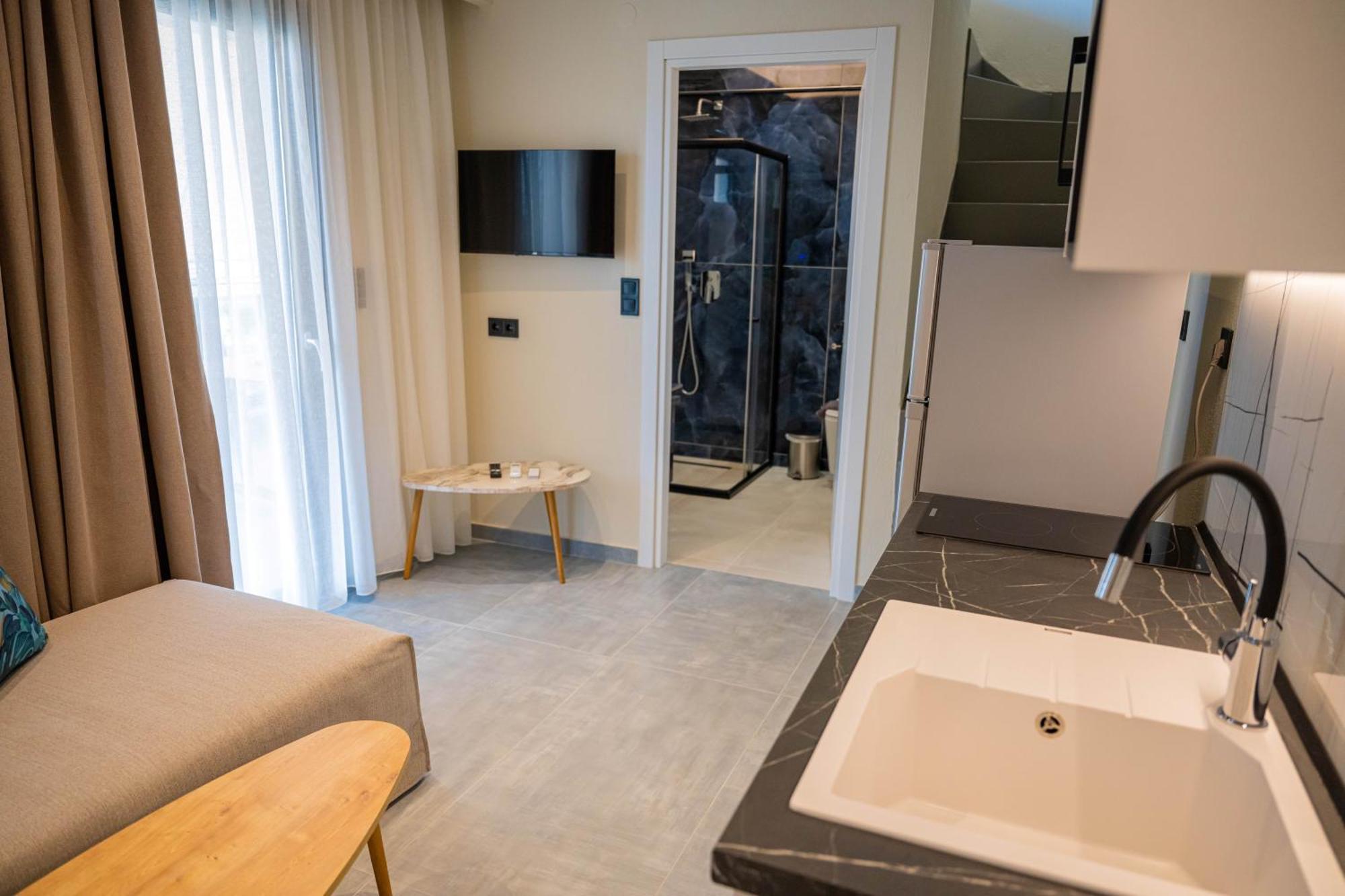 Fay Suites Флогита Экстерьер фото